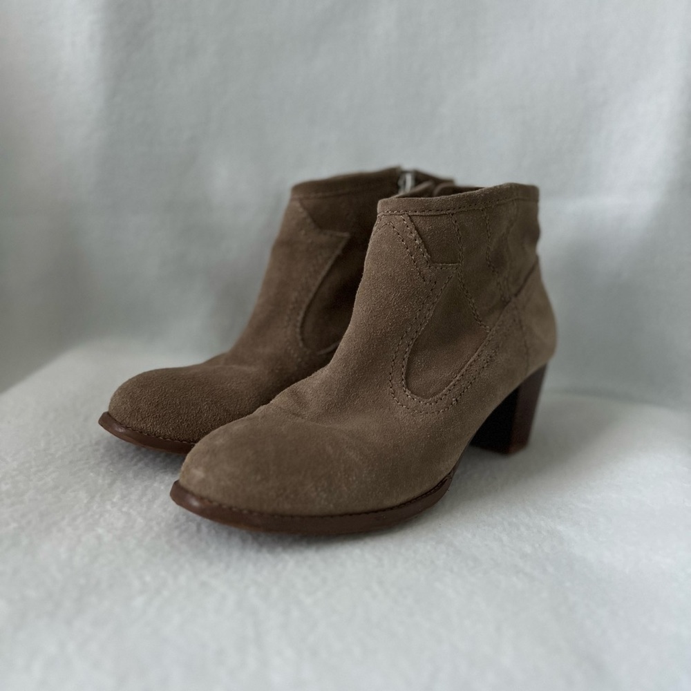 DV by Dolce Vita Tan Size 8.5 Suede Ankle Booties
